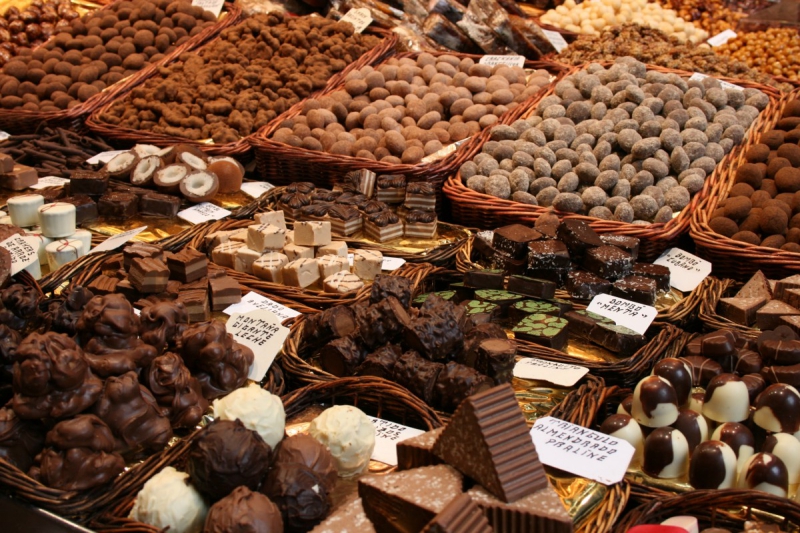 boutique-BRIGNOLES-min_chocolates_chocolate_nibble_sweetness_fine_chocolates_gourmet_candy_brand-752083